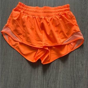 Lululemon size 4 hotty hot low rise 2.5”